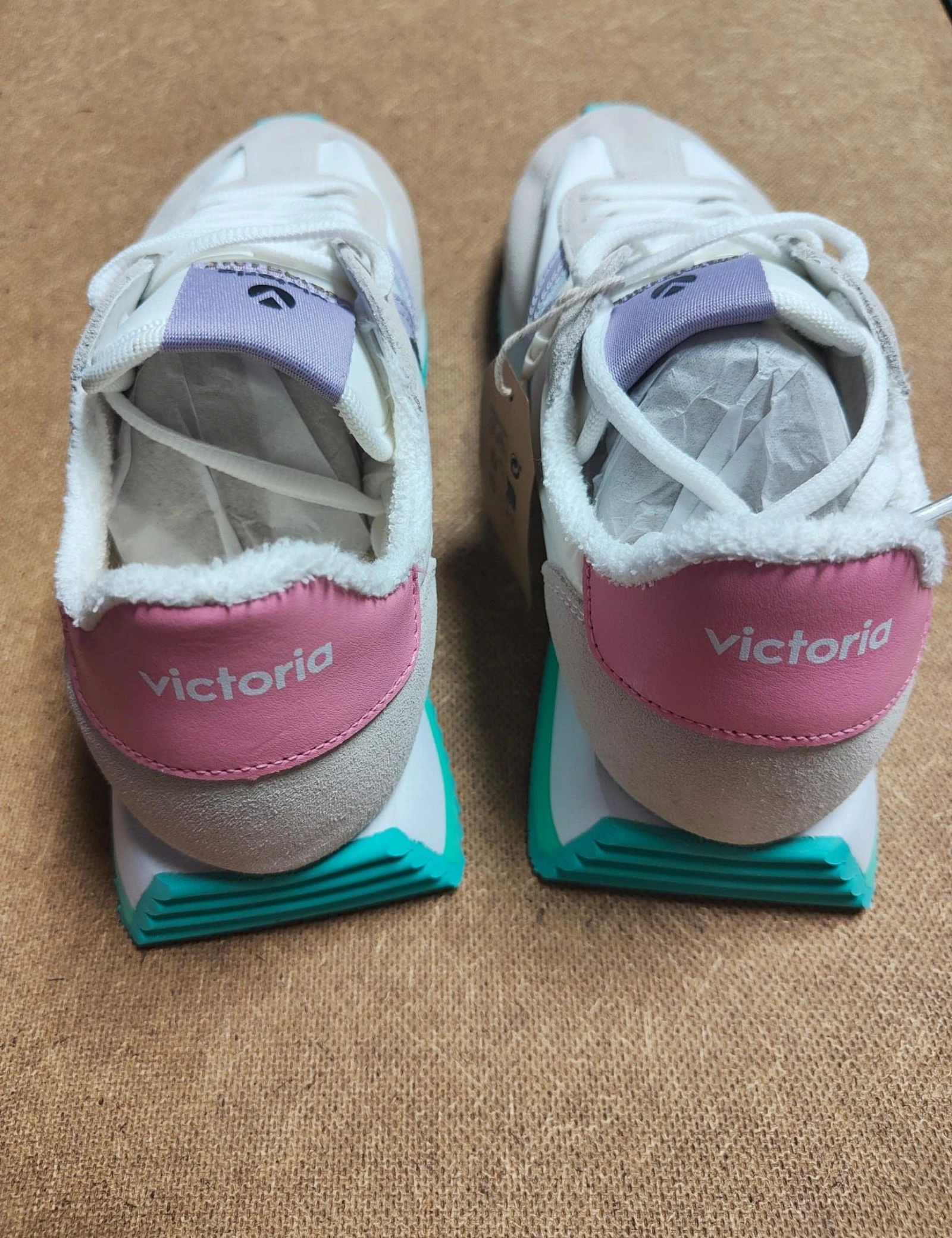 Tênis marca Victoria tamanho 40 – photo 2